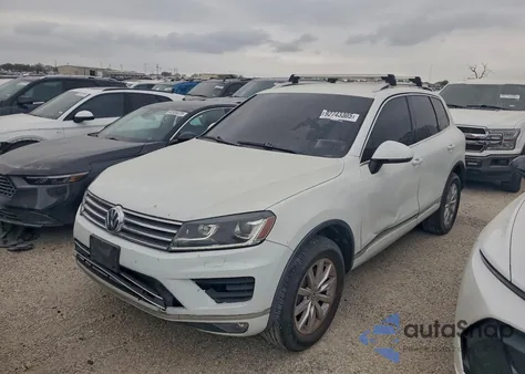 2016 Volkswagen Touareg Sport z USA, uszkodzony, nr VIN WVGEF9BP9GD000516